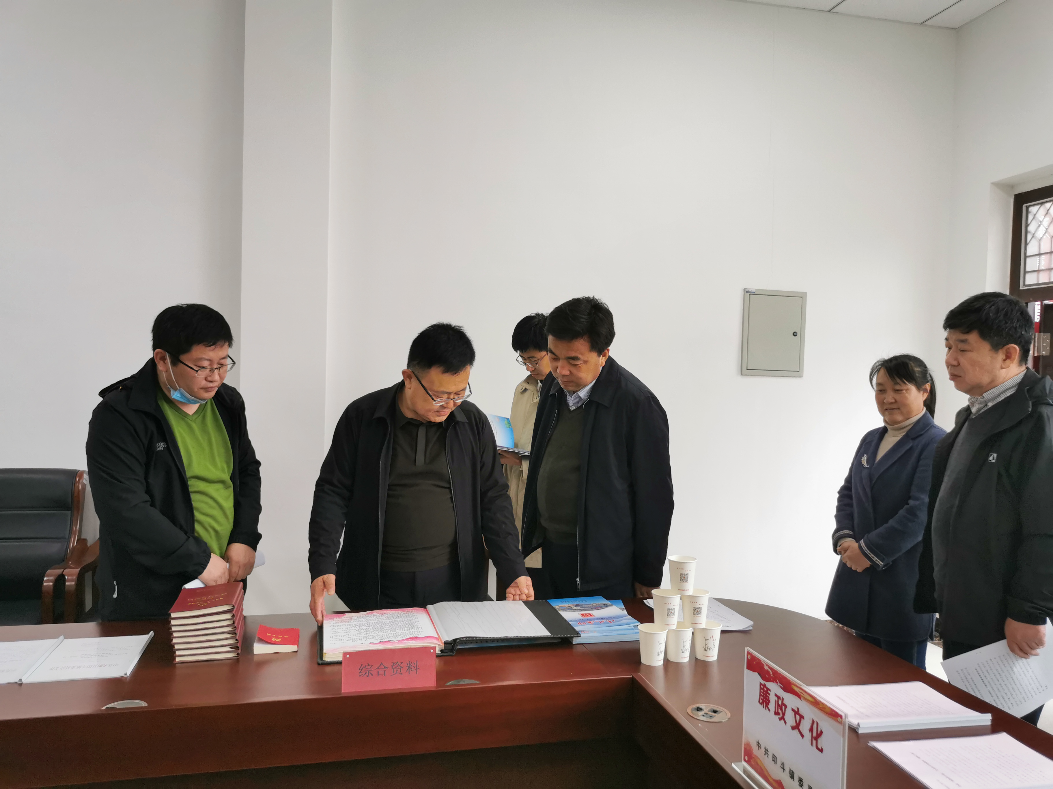 clip_image001.jpg clip_image001.jpg